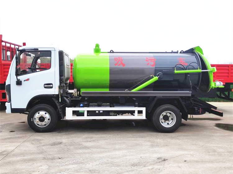 東風(fēng)福瑞卡5方小型吸污車(chē)